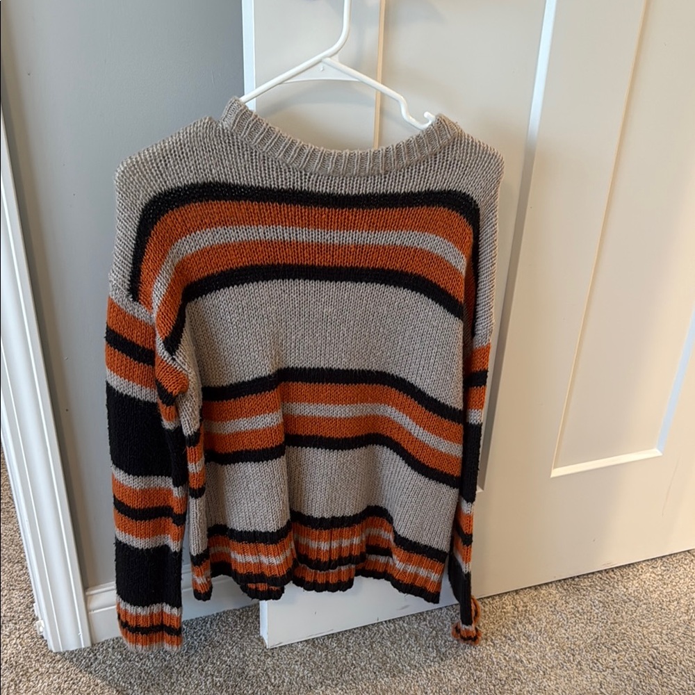 Urban Outfitters Knit Sweater in Gray and Black